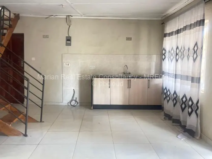5 Bedroom House to Rent in Newton West, Bulawayo