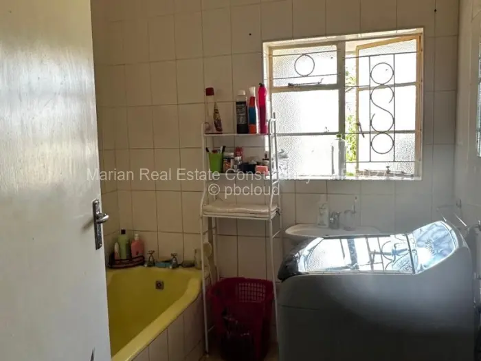 3 Bedroom House for Sale in Malindela, Bulawayo