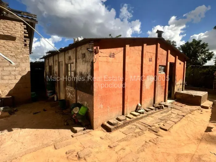 2 Bedroom House for Sale in Tafara, Harare