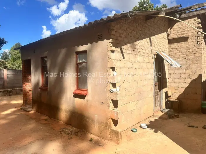 2 Bedroom House for Sale in Tafara, Harare
