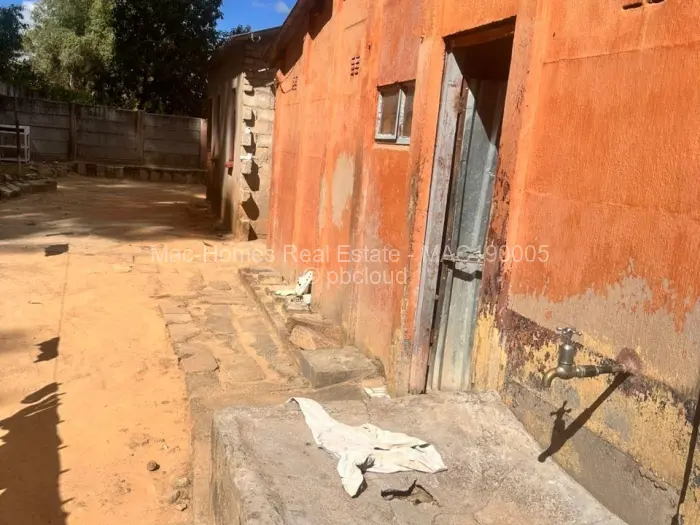 2 Bedroom House for Sale in Tafara, Harare