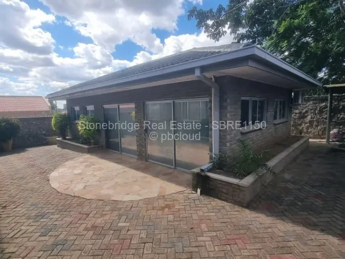 7 Bedroom House for Sale in Selbourne Park, Bulawayo