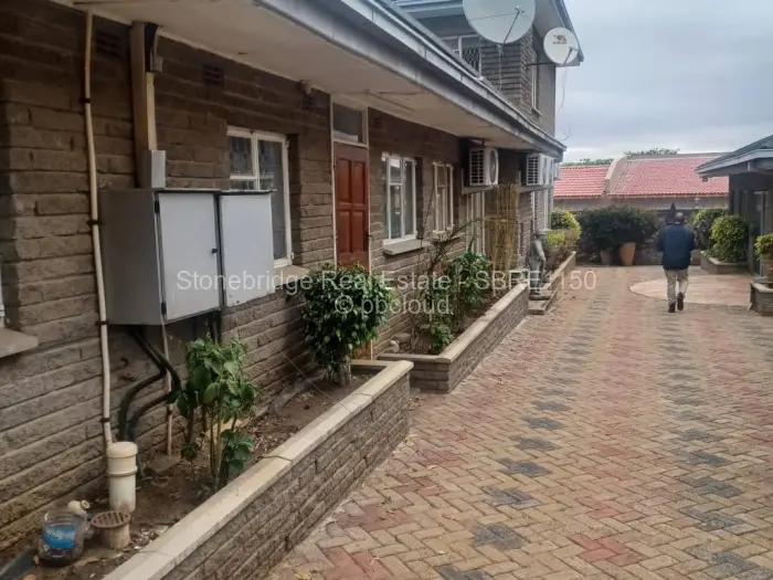 7 Bedroom House for Sale in Selbourne Park, Bulawayo