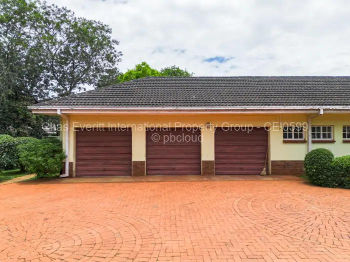 5 Bedroom House for Sale in Ryelands, Harare