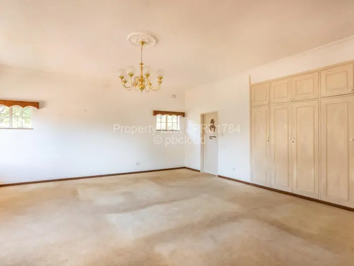 5 Bedroom House for Sale in Ryelands, Harare