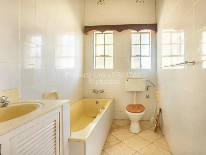 5 Bedroom House for Sale in Ryelands, Harare