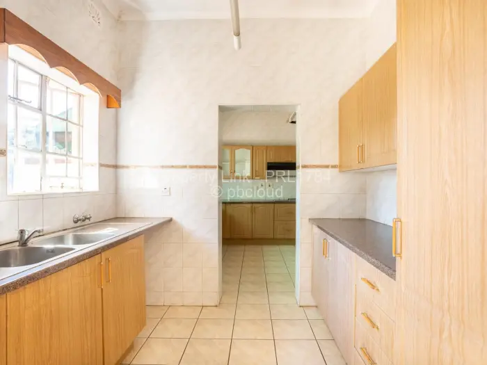 5 Bedroom House for Sale in Ryelands, Harare