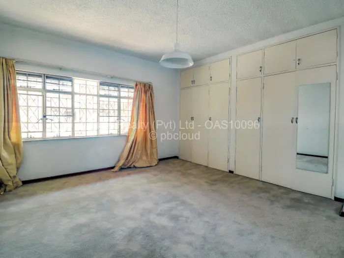 Townhouse/Cluster for Sale in Avenues, Harare