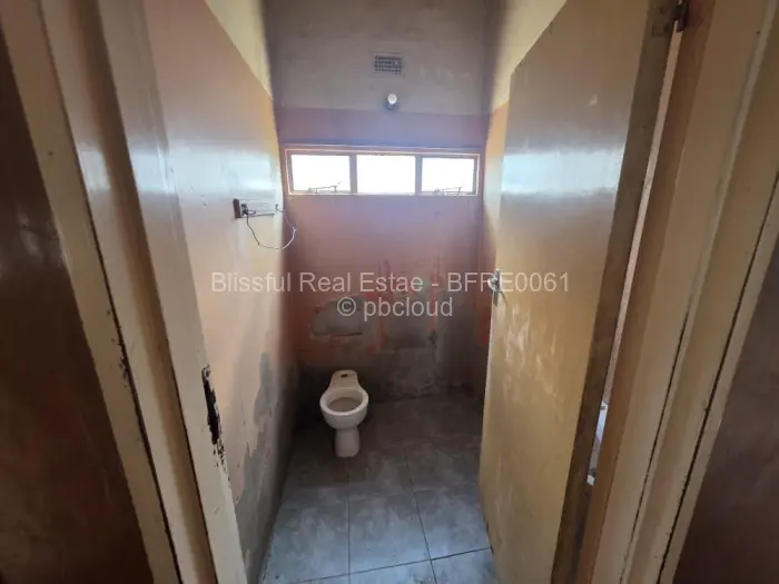 4 Bedroom House for Sale in Chitungwiza, Chitungwiza