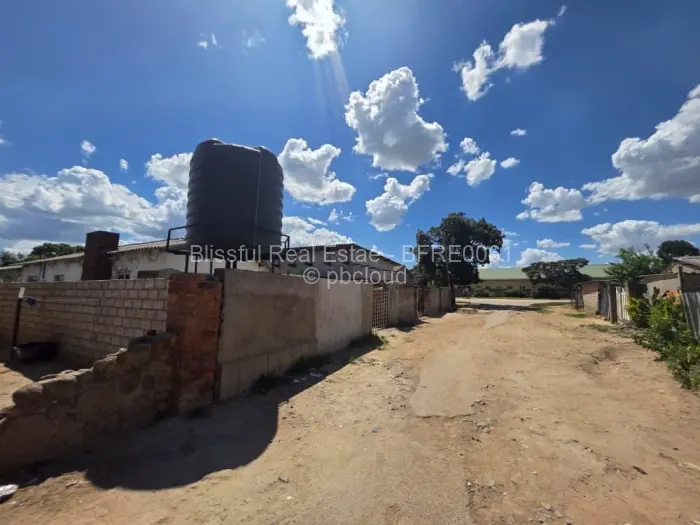 4 Bedroom House for Sale in Chitungwiza, Chitungwiza