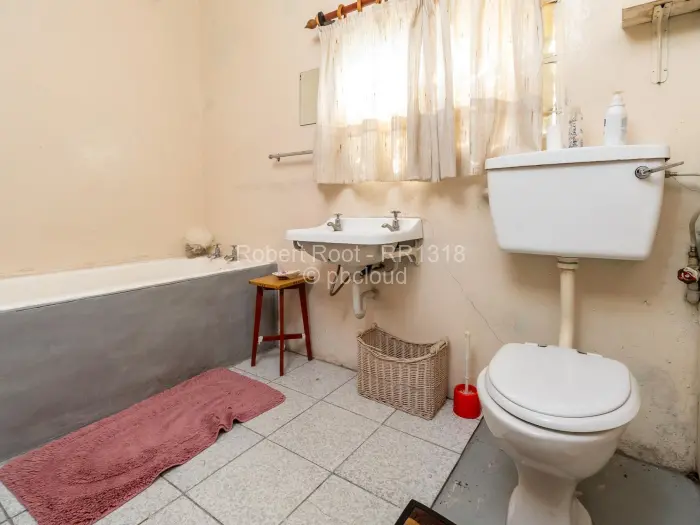 4 Bedroom House for Sale in Chikomba, Chikomba