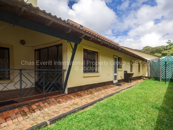 Flat/Apartment to Rent in Borrowdale Brooke