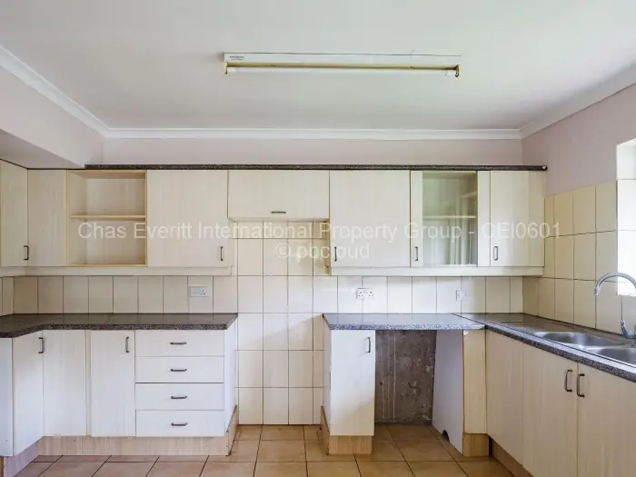 Flat/Apartment to Rent in Borrowdale Brooke