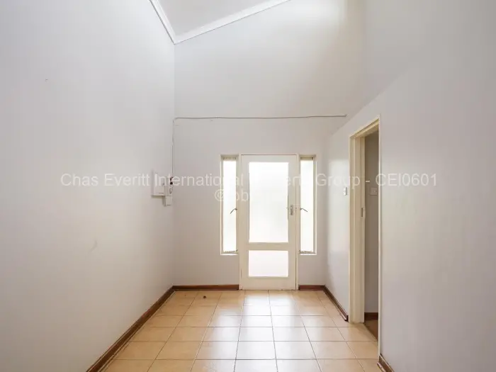 Flat/Apartment to Rent in Borrowdale Brooke