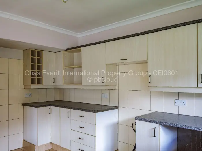 Flat/Apartment to Rent in Borrowdale Brooke