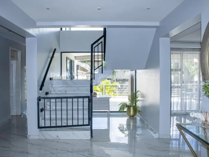 6 Bedroom House for Sale in Hogerty Hill, Harare