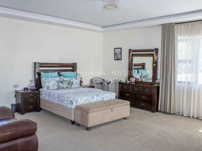 6 Bedroom House for Sale in Hogerty Hill, Harare