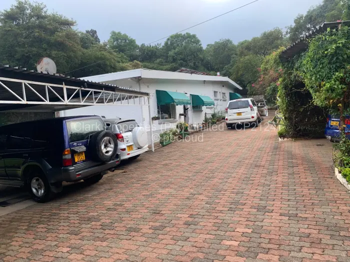 4 Bedroom House for Sale in Burnside, Bulawayo