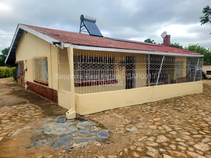 3 Bedroom House for Sale in Lochview, Bulawayo