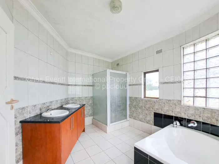 5 Bedroom House for Sale in Gunhill, Harare