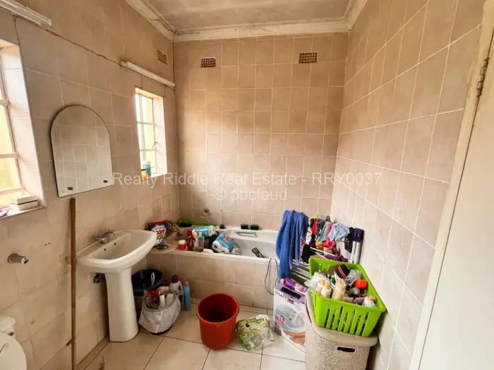 3 Bedroom House for Sale in Waterfalls, Harare