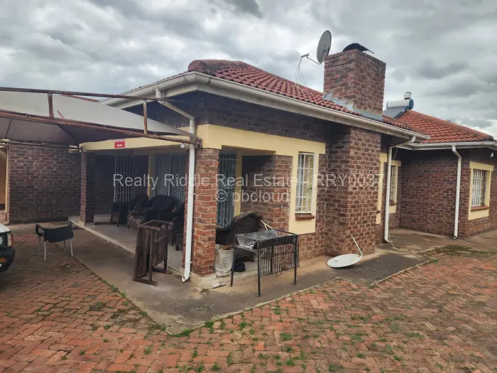 3 Bedroom House for Sale in Waterfalls, Harare