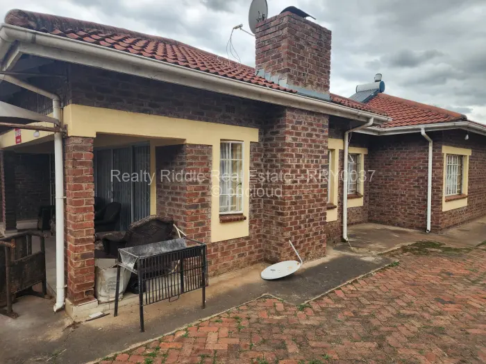 3 Bedroom House for Sale in Waterfalls, Harare