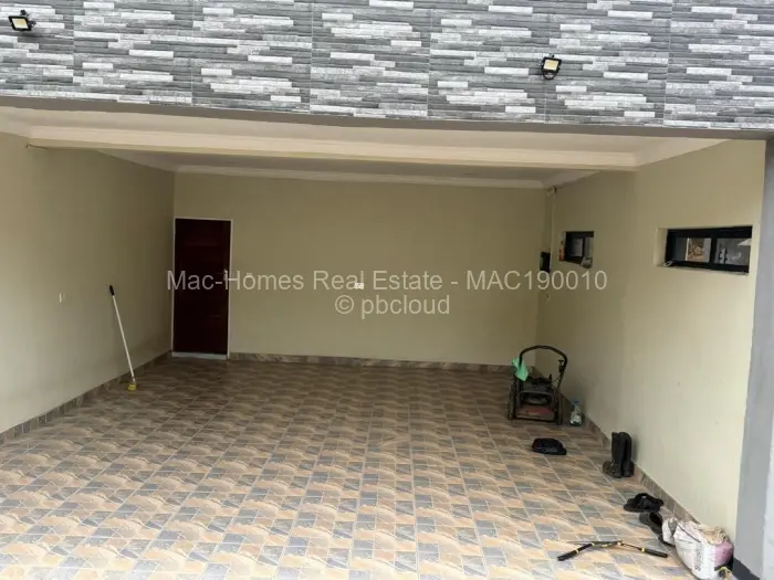 Flat/Apartment for Sale in Carrick Creagh Estate, Harare