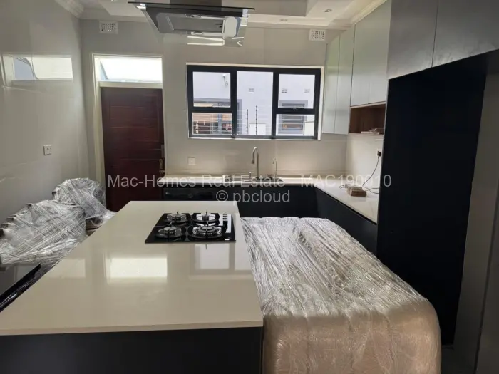 Flat/Apartment for Sale in Carrick Creagh Estate, Harare