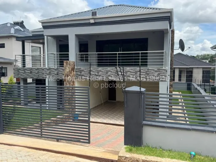 Flat/Apartment for Sale in Carrick Creagh Estate, Harare