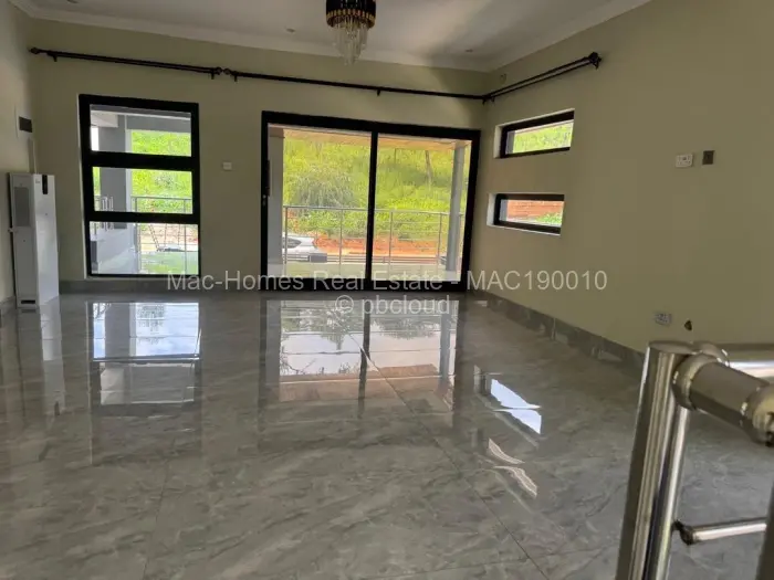 Flat/Apartment for Sale in Carrick Creagh Estate, Harare