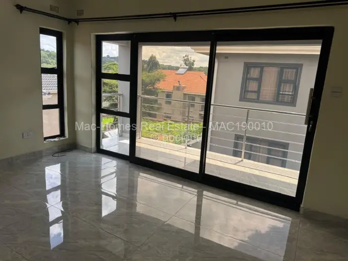 Flat/Apartment for Sale in Carrick Creagh Estate, Harare