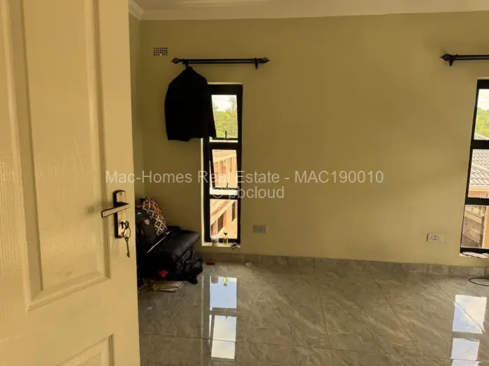 Flat/Apartment for Sale in Carrick Creagh Estate, Harare