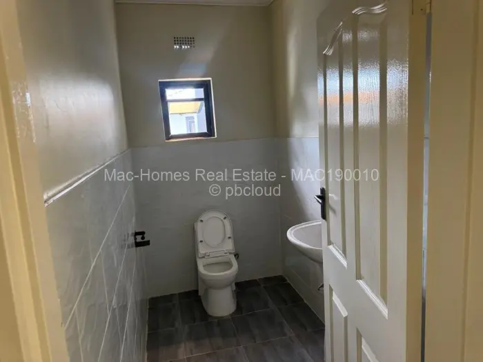 Flat/Apartment for Sale in Carrick Creagh Estate, Harare