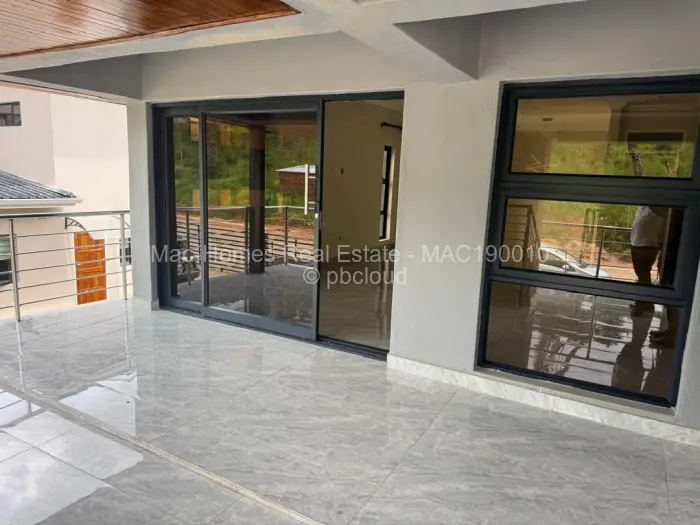 Flat/Apartment for Sale in Carrick Creagh Estate, Harare