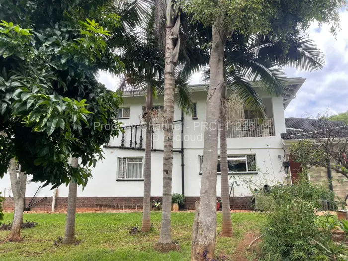 6 Bedroom House for Sale in Chisipite, Harare