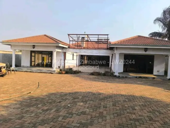 6 Bedroom House for Sale in Belvedere, Harare