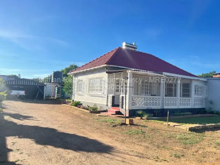 2 Bedroom House for Sale in Kumalo, Bulawayo