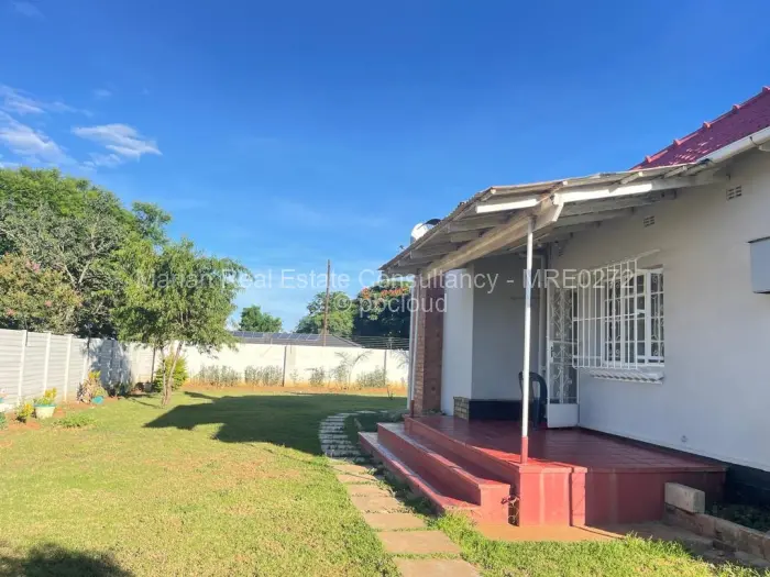 2 Bedroom House for Sale in Kumalo, Bulawayo