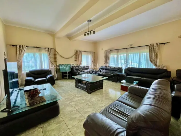 6 Bedroom House for Sale in Carrick Creagh Estate, Harare