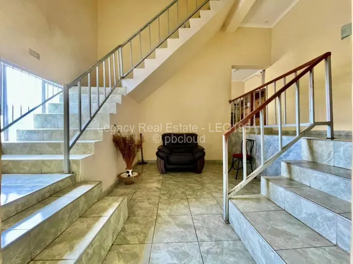 6 Bedroom House for Sale in Carrick Creagh Estate, Harare