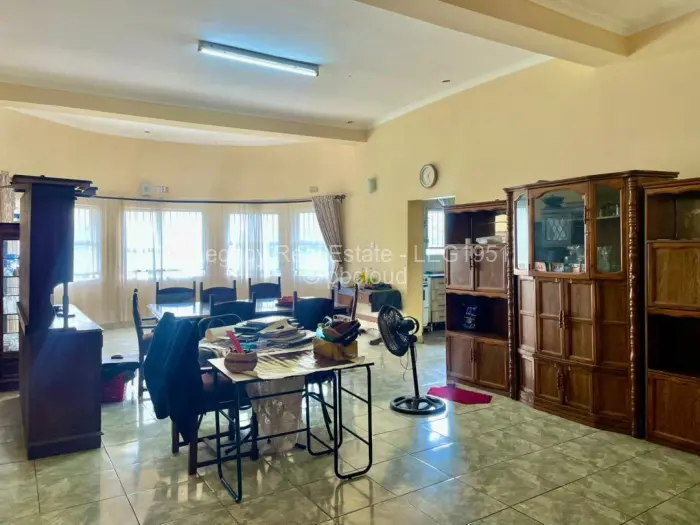 6 Bedroom House for Sale in Carrick Creagh Estate, Harare