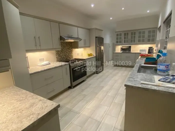 5 Bedroom House to Rent in Gunhill