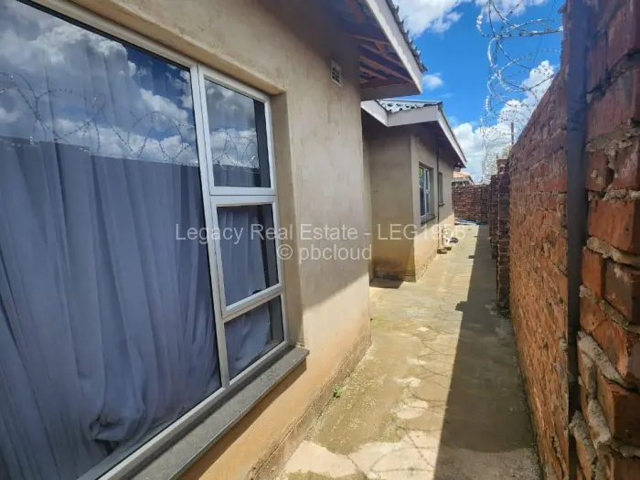 5 Bedroom House for Sale in Granary Park, Harare