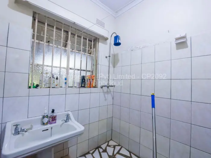 2 Bedroom House for Sale in Chinhoyi, Chinhoyi