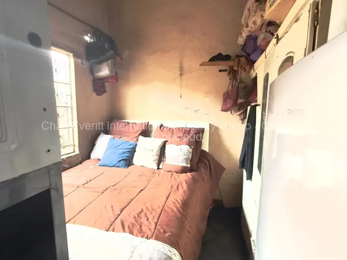 5 Bedroom House for Sale in Glen View, Harare