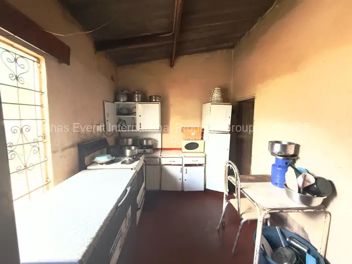 5 Bedroom House for Sale in Glen View, Harare