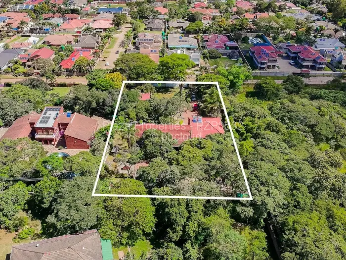 6 Bedroom House for Sale in Monavale, Harare