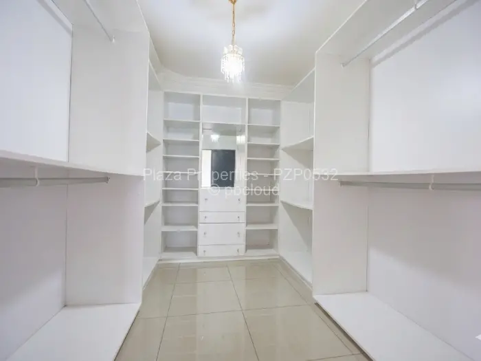 6 Bedroom House for Sale in Monavale, Harare