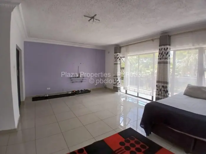 6 Bedroom House for Sale in Monavale, Harare